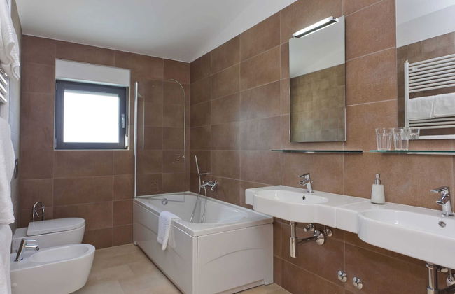 Villa in Novigrad With Pool & Rooftop Terrace - Foto 13