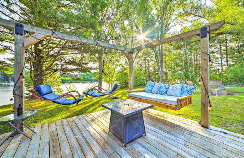 Riverfront Home with Dock about 6 Mi to Cheboygan! - Foto 24