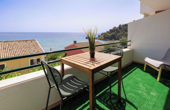 Coastal Bliss Apartments - Photo 28