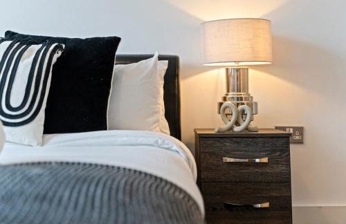 Luxury 1-Bed Apartment in JQ, Sleeps 3, Parking & Netflix, Ideal for contractors - Foto 18