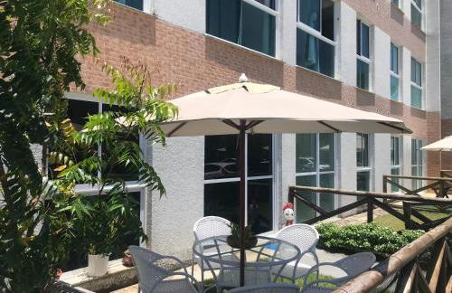 Muro Alto Condomínio Clube - FLAT TÉRREO - Foto 9