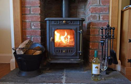 Bevan House with Hot Tub in Mid-Wales - Photo 18