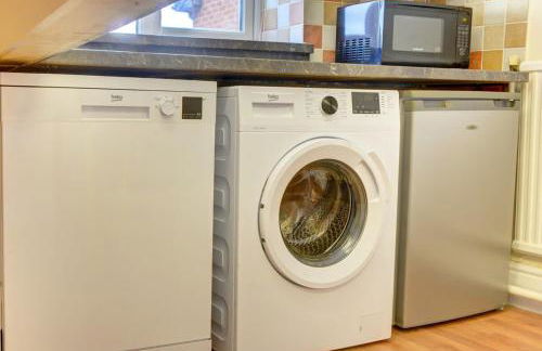 5 bedrooms, sleeps up to 16, secure parking space & comfort - Foto 35