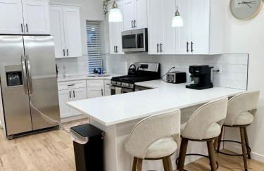 The Signature Modern Flat - Photo 18