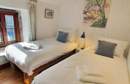 Westdale Cottage, Elton in the Peak District - Photo 8