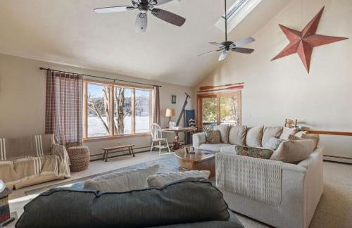 Spacious Waterfront Retreat on Merrymeeting Lake - Photo 51