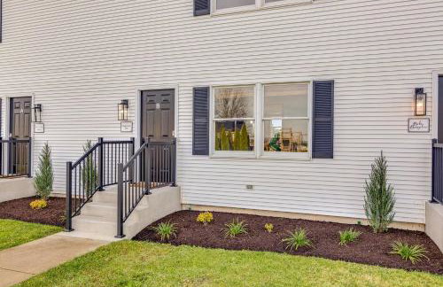 Cozy 2BR Condo w Private Patio - Vintage Charm - Foto 24