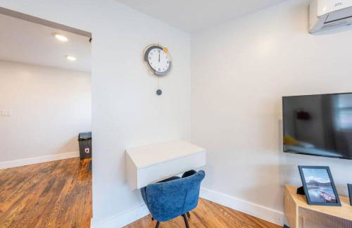 Modern 2BR 8 mins to Penn Station with WiFi Laundry - Foto 12