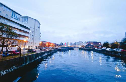 5 star Luxury Apartment in City Centre with views - Foto 27