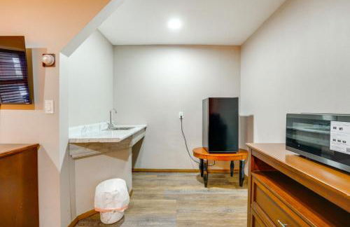 Ski, Explore, Bring Pets! Studio 5 Mi to Pine Knob - Foto 2