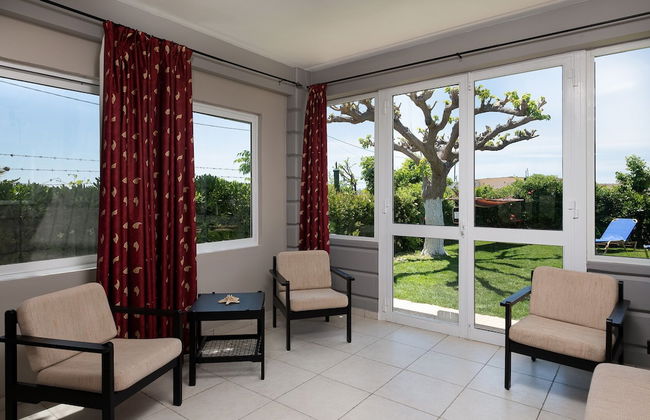 Petrakis Maisonette Near The Sea - Photo 1