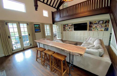 WOW New Spectacular Franconia Home - history - views - fire pit - hot tub - pool - grandeur - MUST SEE - Foto 21