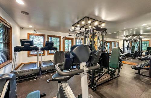 Epic Mountain Views, Hot Tub, Game Room, Sleeps 10 - Foto 72