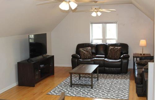 Lincoln Park Living - 3 Queen Beds - Sleeps 6 - Foto 1