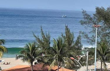 Apartamento 2 quartos 2 banheiros frente praia - Foto 2