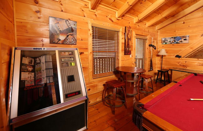 Smoky Mountain Getaway - Five Bedroom Cabin - Foto 25