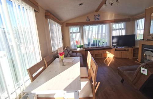 Sea and Mountain view Sunbeach Holiday Snowdonia - Photo 11