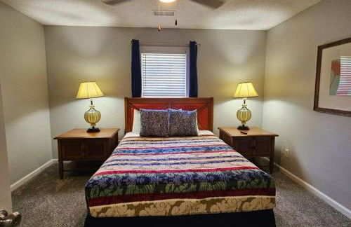 Luxury Pool with King beds Near Shops and Dining - Foto 57