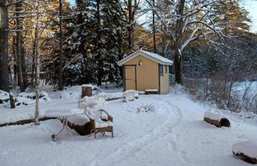 Red Cabin & Sauna on Lake Monomonac - Foto 5
