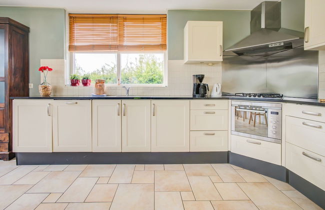 Lovely Holiday Home in Zeewolde With a Swimming Pool - Foto 3