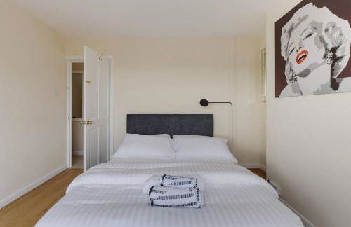 Modern 4 bedroom house in Heathrow, London - Foto 21