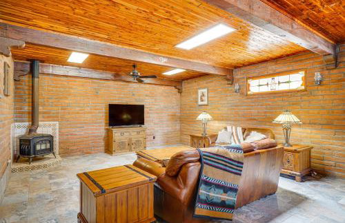 10-Acre Desert Oasis with Expansive Patio in Tucson! - Foto 7