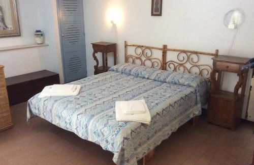 Villino with Garden - Photo 11