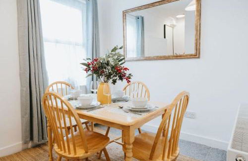 Central 3 Bed Home, Contractors, Garden, Fast WiFi, Smart TV - Foto 5