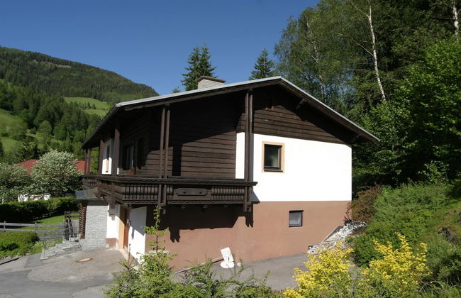 Cozy Apartment near Ski Area in Bad Kleinkirchheim - Photo 1