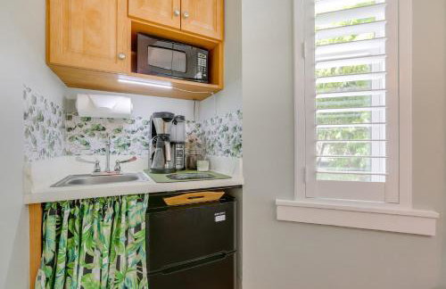 Pool & Hot Tub Access: Riverfront Florida Studio - Photo 5