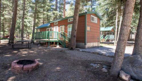 The Twilight Cabin #4 at Blue Spruce RV Park & Cabins - Foto 2