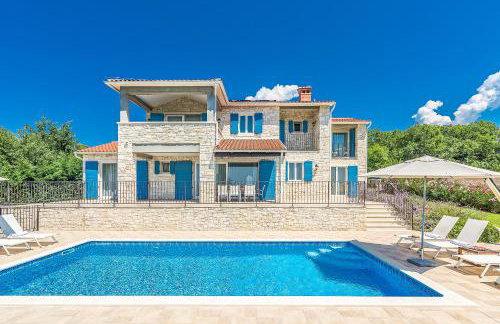 Villa Sterpazzi near Poreč with heated private pool, sea view, jacuzzi and sauna - Foto 1