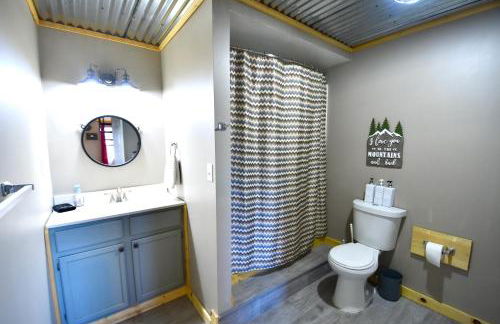 East Tennessee Family Mountain Retreat with Private Vineyard - Photo 60