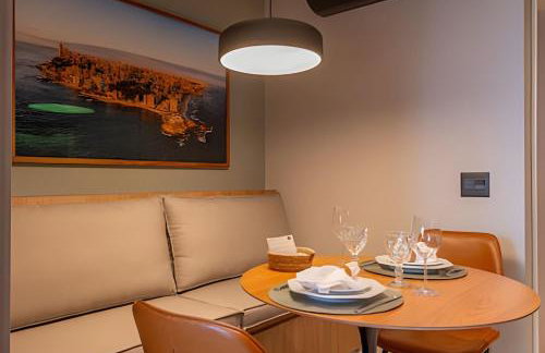 Studio Premium com Rooftop e Piscina com vista para a Baia de Todos os Santos, Portaria 24 Hr, Estacionamento, Wi-fi rápido 433Mpbs, Cozinha Compacta, Localização privilegiada próximo à praia e ao Farol da Barra - Foto 10