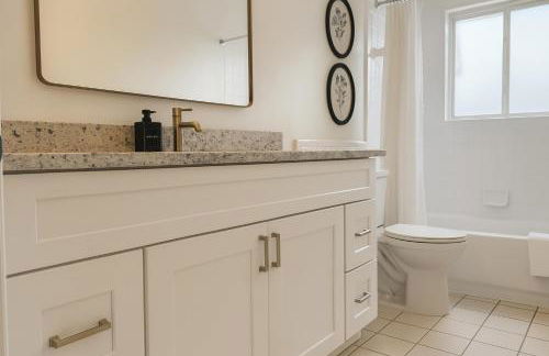 Modern Downtown 1BR Stay in Downtown Royal Oak - Foto 31