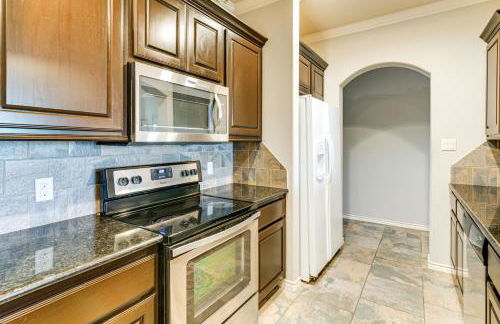 Spacious and Family-Friendly! TAMU Townhome with Yard - Foto 12