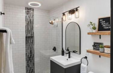 Picture Perfect Bungalow in the heart of DT Vancouver - Foto 29