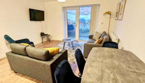 Spacious 2 bed ground floor apartment, Free parking, close to Historic dockyard & Gunwharf Quays - Foto 3