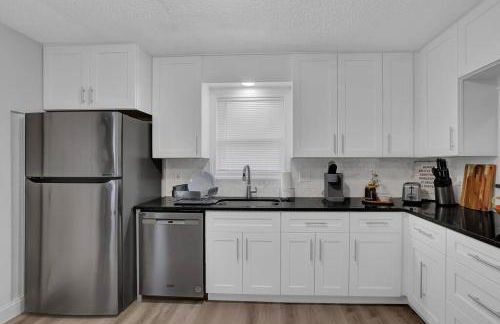 The Smart Stay ! New Remodel! Minutes from Atlanta - Foto 7