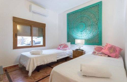 Classic Villa for 12- Pool, BBQ, big exterior area - Foto 12