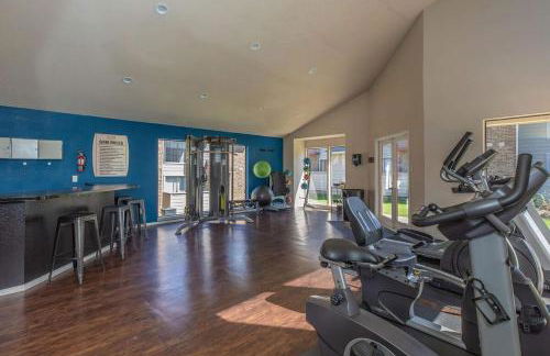 Sports Fan Getaway less than 2mi to AT&T Stadium Pool and Gym! - Foto 20