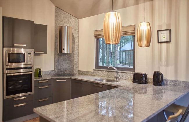 Host Stay Simon Howe Lodge - Photo 4