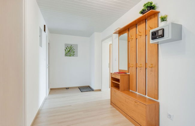 Sunny, Modern Furnished Apartment Your Favourite Place to Relax - Photo 23