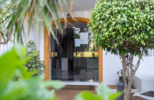 Luxury 3BR Puerto Banus, Pool, Garden, Walk to Marina & Beach - Photo 18