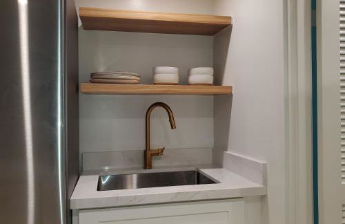 S&N Lux Suite-Free Parking-King Bed-Kitchen-WiFi - Foto 16