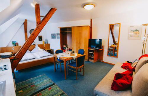 Bio-Weingut Staffelter Hof - Foto 60