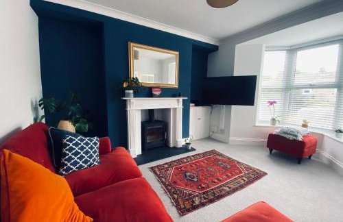 Beautiful 2 bed end terrace Victorian town house - Foto 1