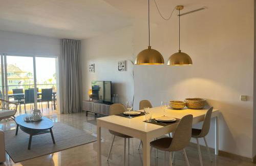 Luxury Apartment Elviria Hills - Stunning Views - Photo 9