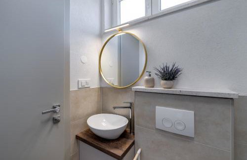 Villa Mirakul, new modern villa with swimming pool, close to the beach, children playroom, quiet area- by TRAVELER tourist agency Krk - ID 2680 - Foto 40