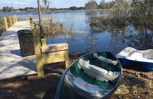 Lakefront Mansion on 10 Acres - Sleeps 15-45 - Foto 18